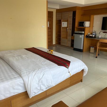 L18 Residence แอลสิบแปด เรสซิเดนซ์ Bangkok Kültér fotó